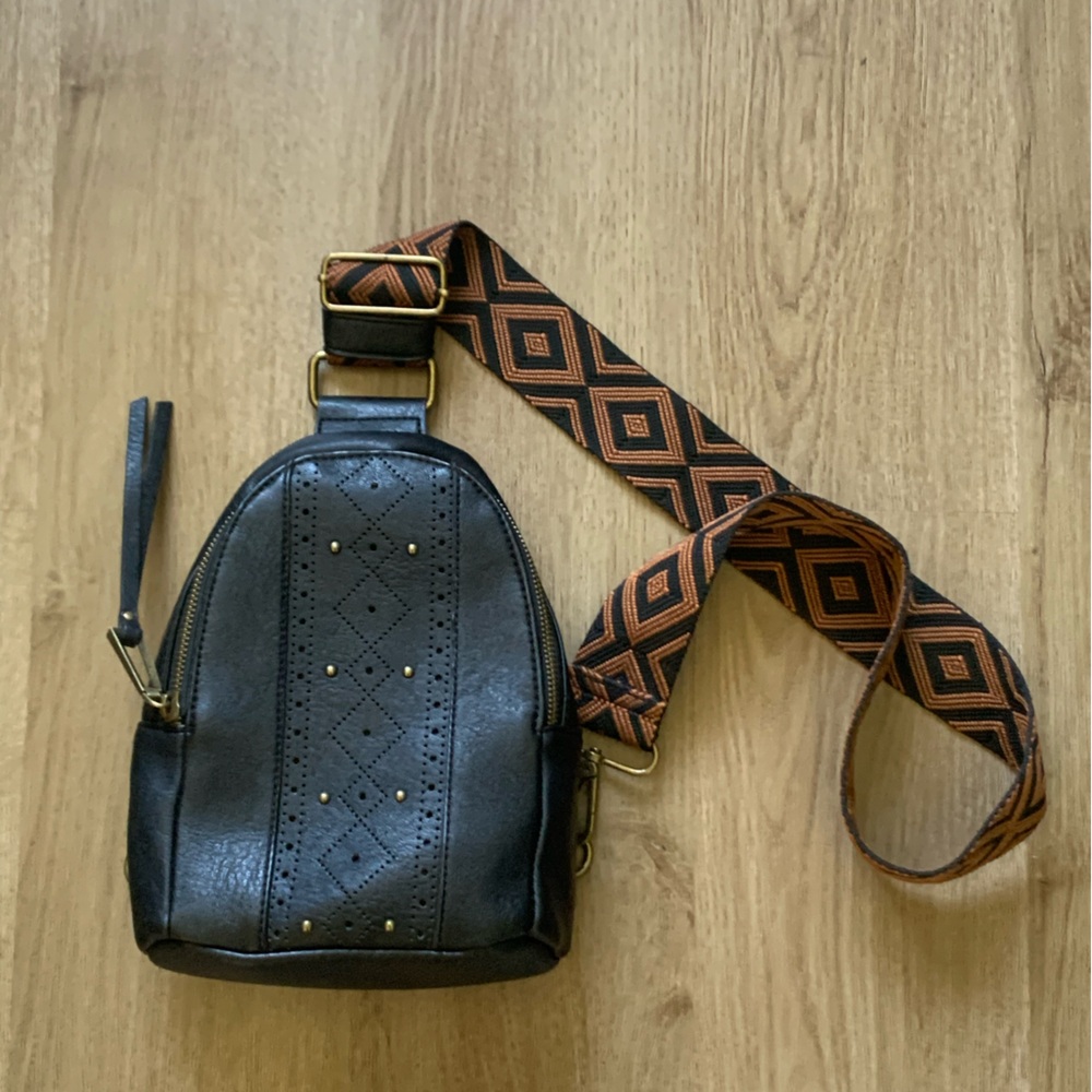 3/$25 Jessica Simpson Sling Bag Adjustable Strap Purse